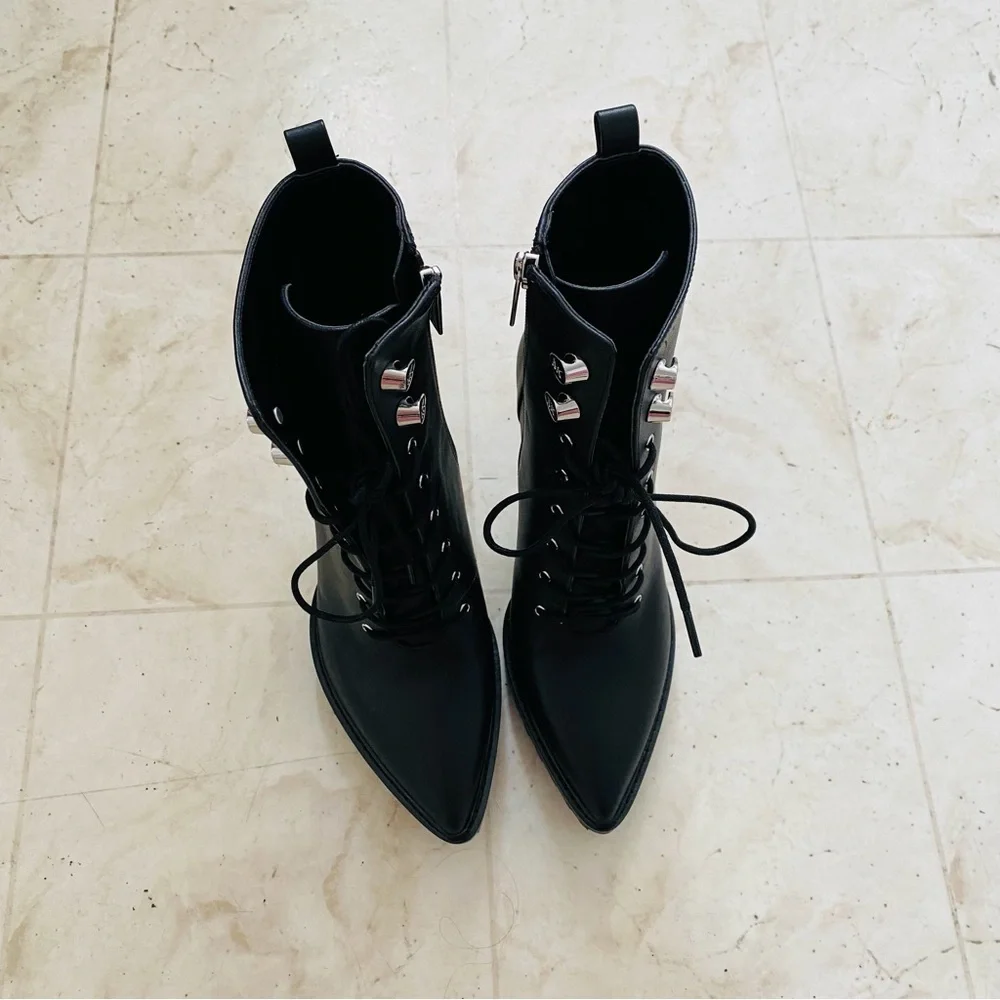 $295 NWOT Michael Kors Black Leather Kyle Lace-up Pointed Toe Edgy Ankle Boots 7